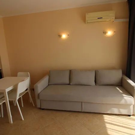 Apartment With Pool View In Royal Sun