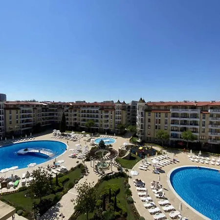 Apartman With Pool View In Royal Sun *